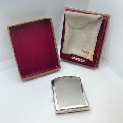 LOT 152: Vintage Cigarette Holder and Lighters - Ronson, Lord Chesterfield and More