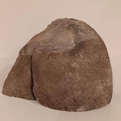 LOT 158: Polished Agate Geode, Polished Thunder Egg, Fern Fossil & More
