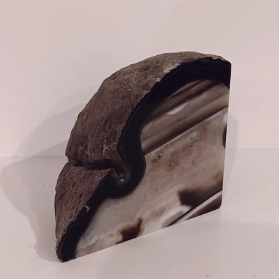 LOT 158: Polished Agate Geode, Polished Thunder Egg, Fern Fossil & More