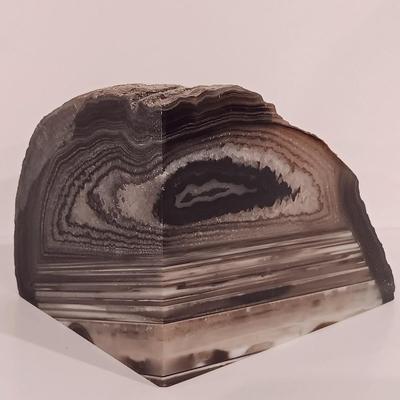 LOT 158: Polished Agate Geode, Polished Thunder Egg, Fern Fossil & More