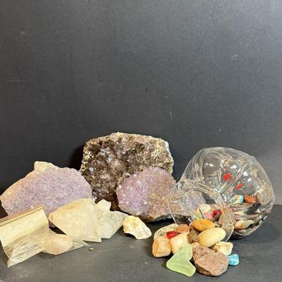 LOT 174: Assortment of Quartz Crystals and Other Rocks