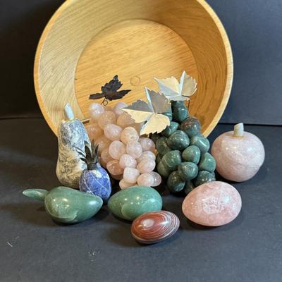 LOT 178: Beautiful Polished Stone/Marble Fruit and Eggs in a Wooden Bowl