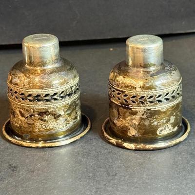 LO 181: Weighted Sterling Silver Candle Sticks with Hurricane Glass with Silver Base 42.1 g for both base