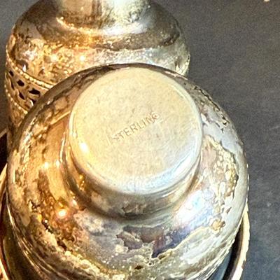 LO 181: Weighted Sterling Silver Candle Sticks with Hurricane Glass with Silver Base 42.1 g for both base