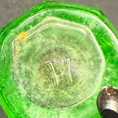 LOT 182: Uranium Glasses Platters, Bowls and Shaker