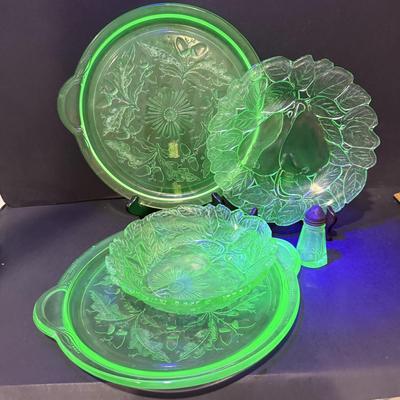 LOT 182: Uranium Glasses Platters, Bowls and Shaker