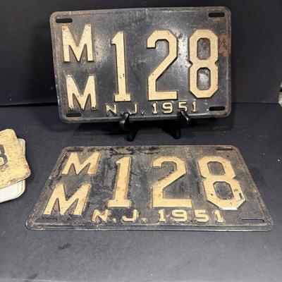 LOT 183: Vintage License Plates from New Jersey and Florida