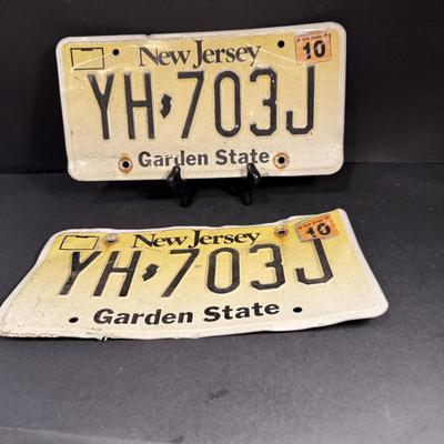 LOT 183: Vintage License Plates from New Jersey and Florida