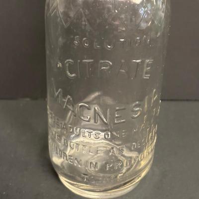 LOT 190: Antique/Vintage Bottles