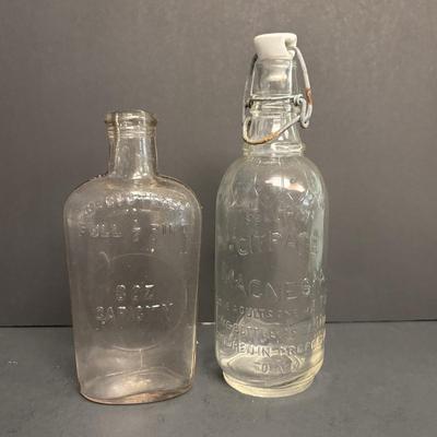 LOT 190: Antique/Vintage Bottles