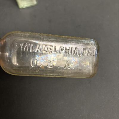 LOT 190: Antique/Vintage Bottles