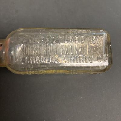 LOT 190: Antique/Vintage Bottles