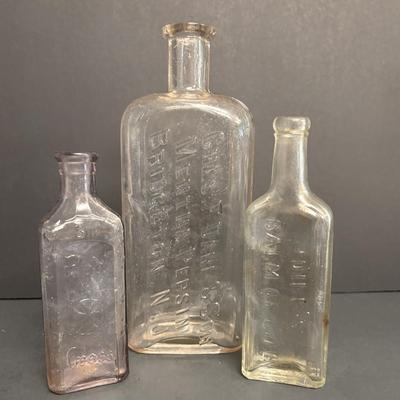 LOT 190: Antique/Vintage Bottles