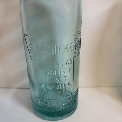 LOT 191: Antique/Vintage Bottles