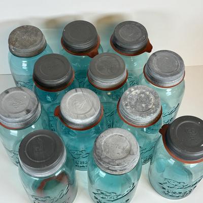 LOT 192: Antique/Vintage Ball Canning Jars (12)