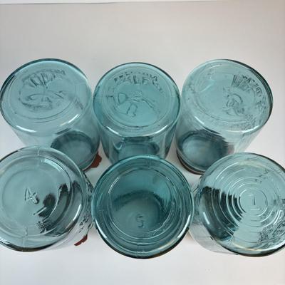 LOT 192: Antique/Vintage Ball Canning Jars (12)