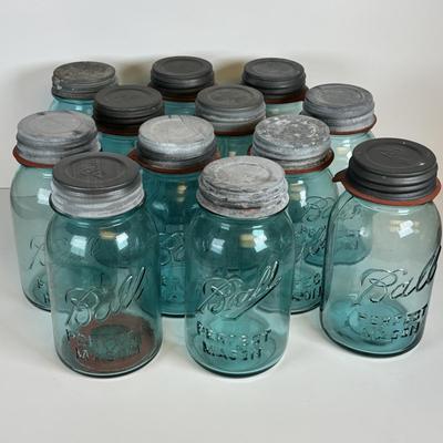 LOT 192: Antique/Vintage Ball Canning Jars (12)