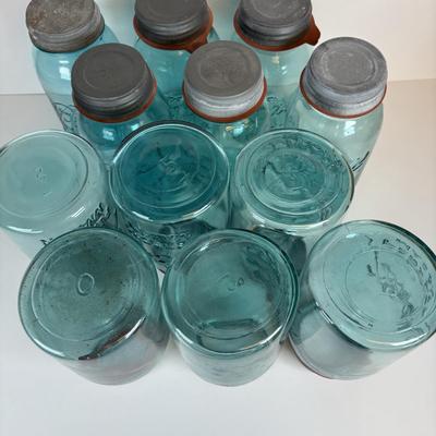 LOT 192: Antique/Vintage Ball Canning Jars (12)