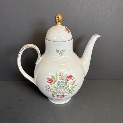 LOT 198: Vintage Wissterliug, Schwarzenbach Bavaria Germany Floral Tea/Coffee Set