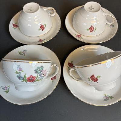 LOT 198: Vintage Wissterliug, Schwarzenbach Bavaria Germany Floral Tea/Coffee Set