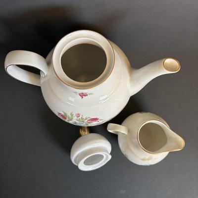 LOT 198: Vintage Wissterliug, Schwarzenbach Bavaria Germany Floral Tea/Coffee Set