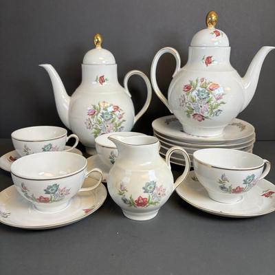 LOT 198: Vintage Wissterliug, Schwarzenbach Bavaria Germany Floral Tea/Coffee Set