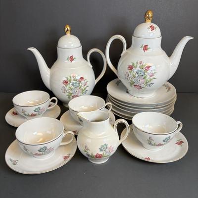 LOT 198: Vintage Wissterliug, Schwarzenbach Bavaria Germany Floral Tea/Coffee Set