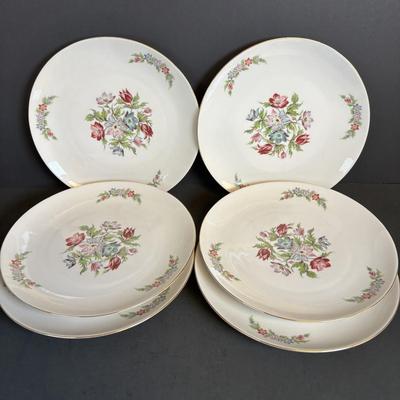 LOT 198: Vintage Wissterliug, Schwarzenbach Bavaria Germany Floral Tea/Coffee Set