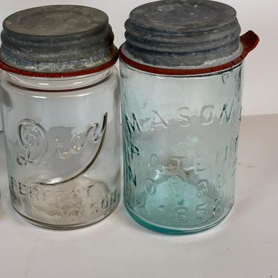 LOT: 205: Antique/Vintage Canning Jars