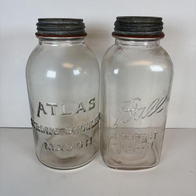 LOT: 205: Antique/Vintage Canning Jars
