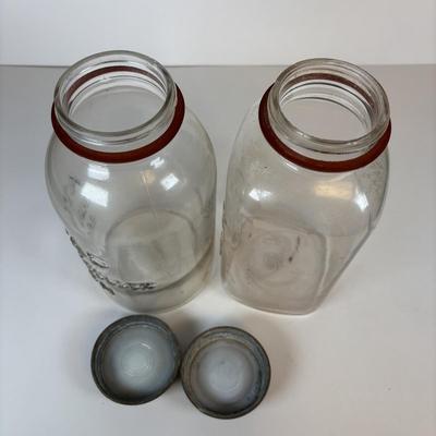 LOT: 205: Antique/Vintage Canning Jars