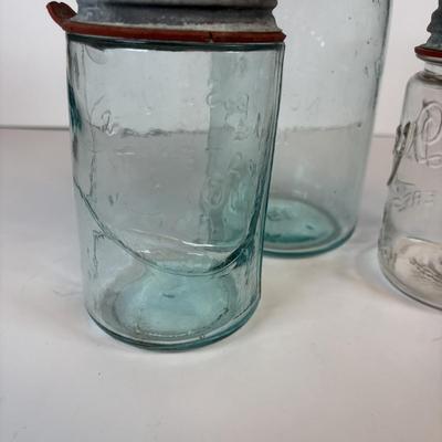 LOT: 205: Antique/Vintage Canning Jars