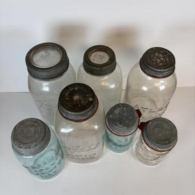 LOT: 205: Antique/Vintage Canning Jars