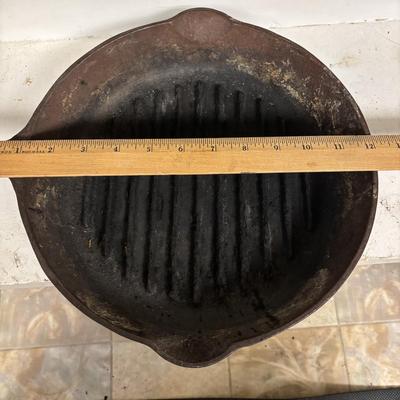 LOT 209: Cast Iron Griddles: Calphalon, Wagners