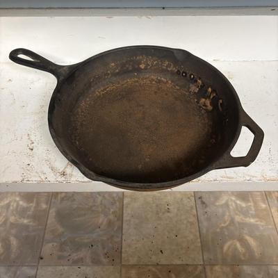 LOT 211: Lodge Cast Iron Pan & More