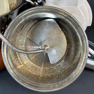 LOT 212: Vintage Kitchen & More: Tupperware Ham Saver, McCoy Hobnail Cookie Jar, Sandwich/Cookie Cutters, Rolling Pin & More