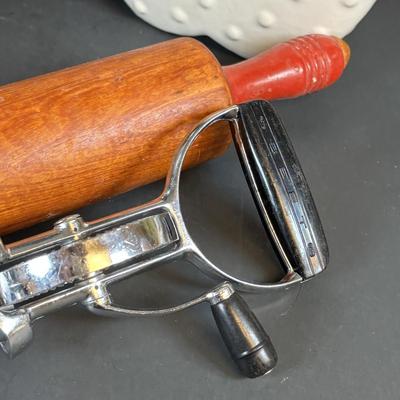 LOT 212: Vintage Kitchen & More: Tupperware Ham Saver, McCoy Hobnail Cookie Jar, Sandwich/Cookie Cutters, Rolling Pin & More