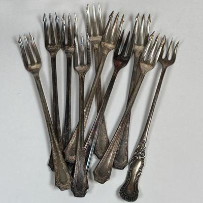 LOT 217: Mixed Flatware Collection: Fairfield, WM Rogers Wallace & Others