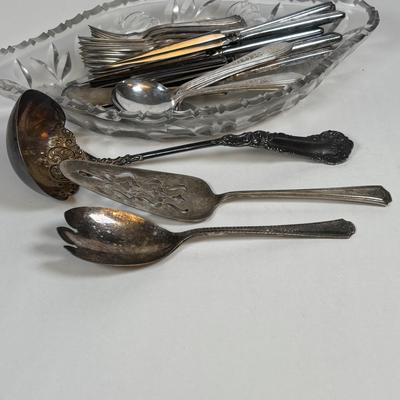 LOT 217: Mixed Flatware Collection: Fairfield, WM Rogers Wallace & Others