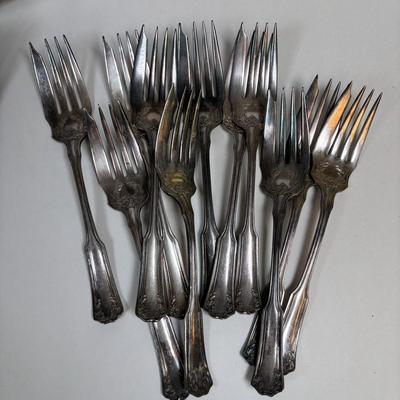LOT 217: Mixed Flatware Collection: Fairfield, WM Rogers Wallace & Others
