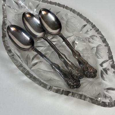 LOT 218: Mixed Collection of Wm Rodgers Flatware