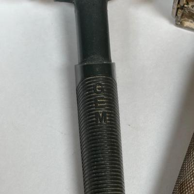 LOT 224: Vintage Razors Featuring a 1900's Gillette Pocket Edition 3 Piece Razor Set w/Original Case, Rolls Razor and More