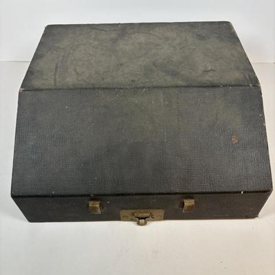 LOT 225: Vintage Royal Travel Typewriter