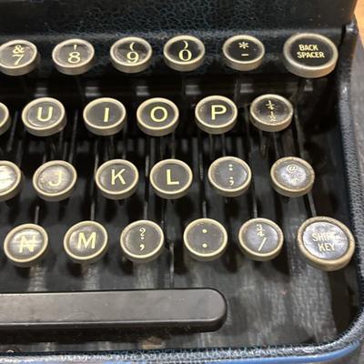 LOT 225: Vintage Royal Travel Typewriter