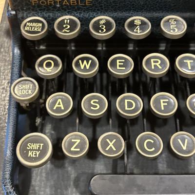 LOT 225: Vintage Royal Travel Typewriter