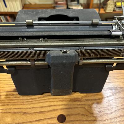 LOT 226: Vintage Royal Typewriter w/Plastic Cover