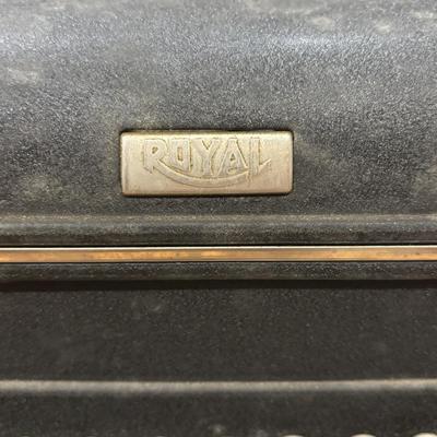 LOT 226: Vintage Royal Typewriter w/Plastic Cover
