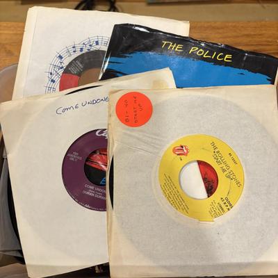 LOT 227: Vintage 45 Records Collection: Foreigner, Kiss, Hall & Oats, Eagles and so Many More