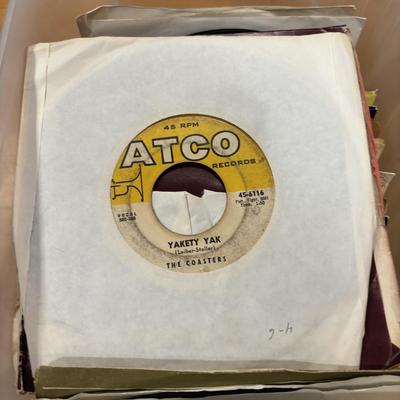 LOT 227: Vintage 45 Records Collection: Foreigner, Kiss, Hall & Oats, Eagles and so Many More