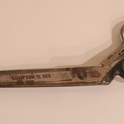 LOT 245: Vintage Scissors Collection
